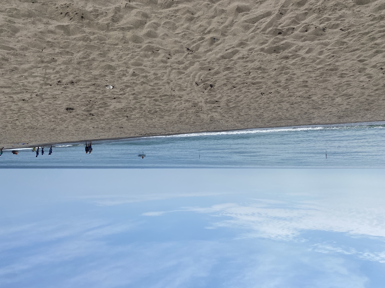 Kew-Balmy
      Beach is on Lake Ontario and the water is very cold.